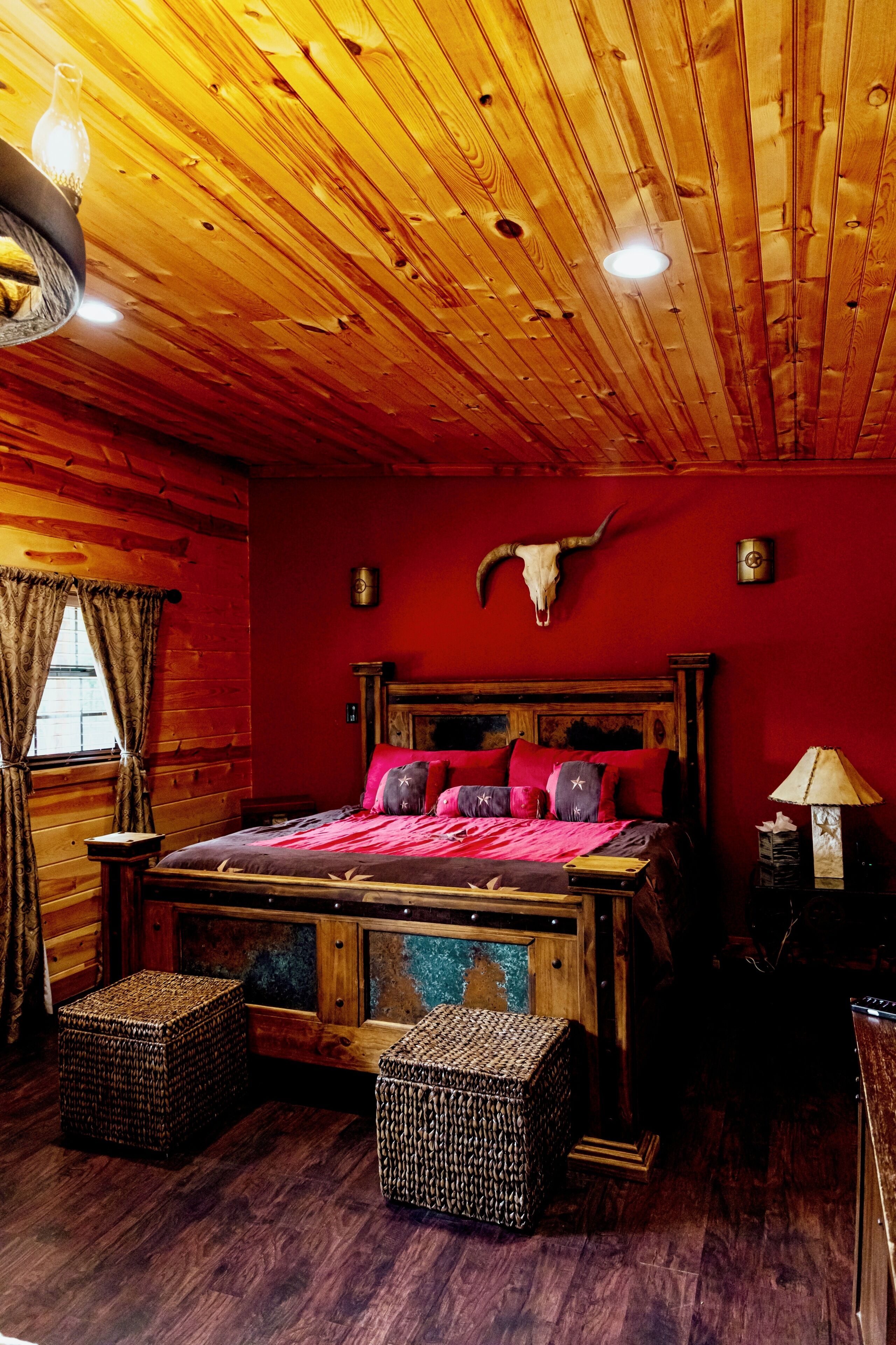 Morning Star | Premium bedding, iron/ironing board, free WiFi, bed sheets