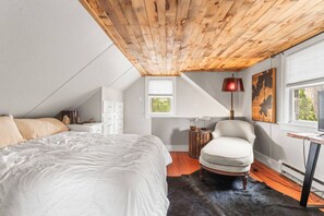 1 bedroom, desk, free WiFi, bed sheets