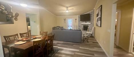 Casa Deluxe, baño privado | Restaurante