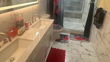 Deluxe House, Private Bathroom | Bathroom