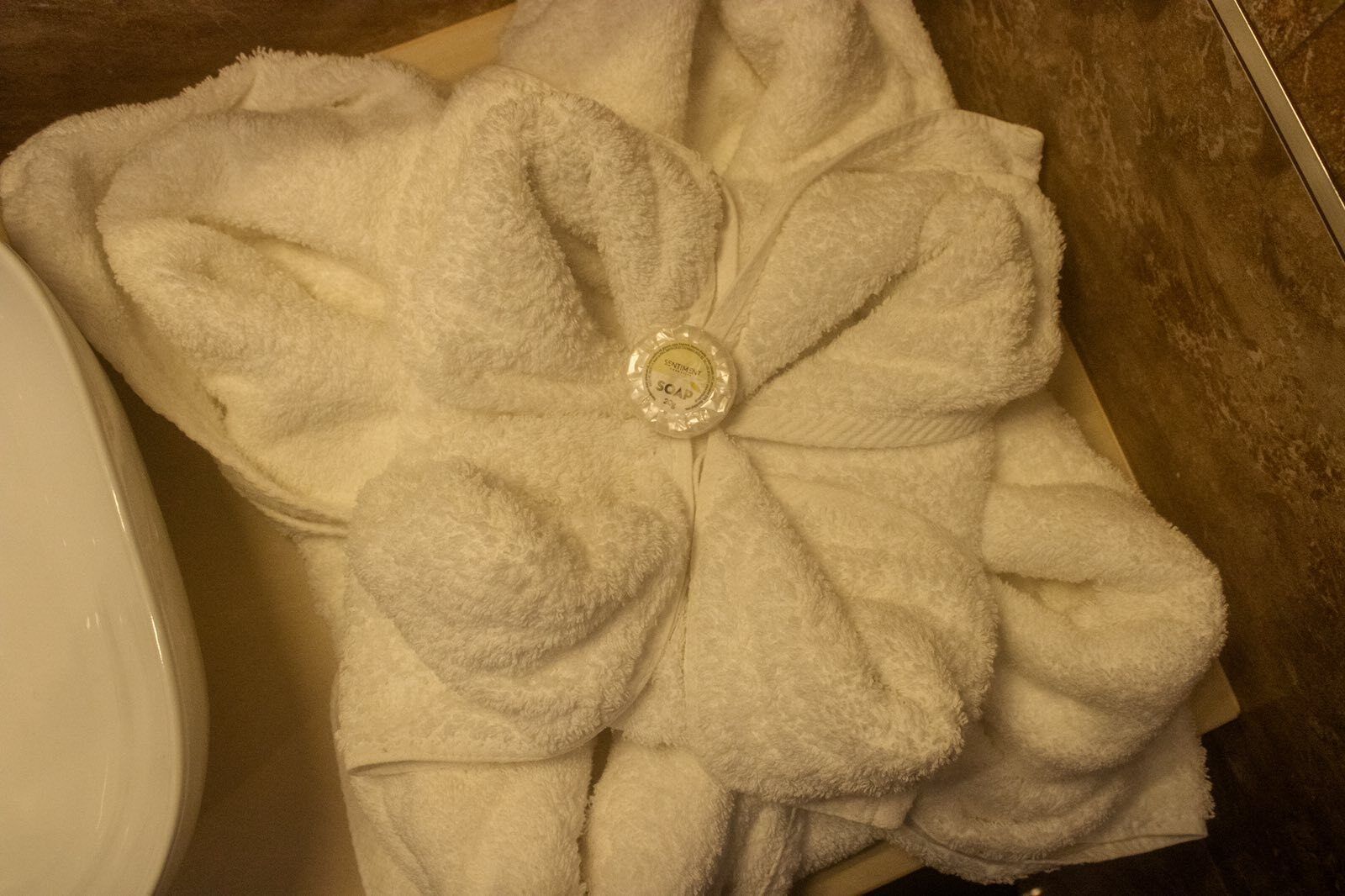 吹风机  、毛巾、肥皂、卫生纸