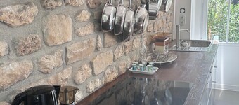 Maisonnette de la source