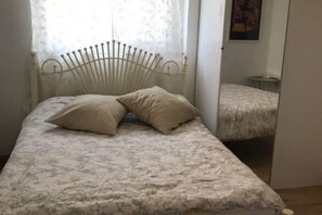 1 camera, ferro/asse da stiro, Wi-Fi gratuito, lenzuola