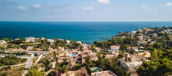 Roca de Leones, beautiful villa with sea view, close to beach and town