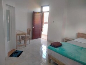 1 bedroom, bed sheets
