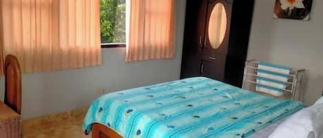 1 sovrum och sängkläder