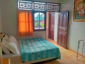 WiFi, bed sheets