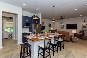 Dining - Exceptional, 3 Bedroom, Assateague, Golf, Ocean City all Within Minutes! (Berlin)