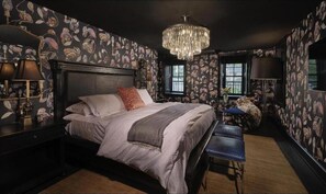 In-room safe, laptop workspace, blackout curtains, iron/ironing board - Carversville Inn (Carversville)