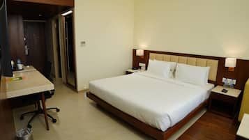 Kamar Double atau Twin Standar, pemandangan gunung | Brankas, ruang kerja ramah laptop, dan tirai kedap cahaya