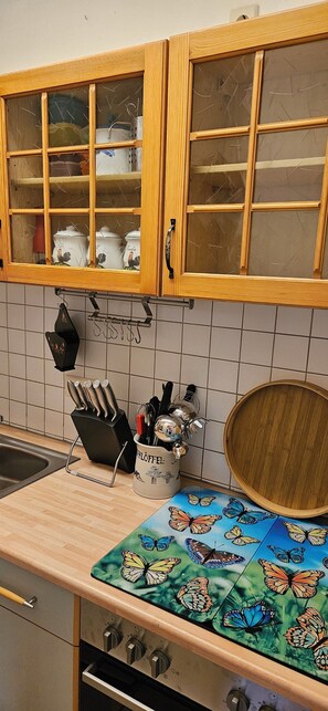 Microondas y placa de cocina