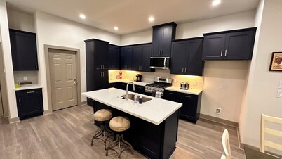 Amazing Stylish 2 Story New Build Near I-10 & City Center - Specious Kitchen