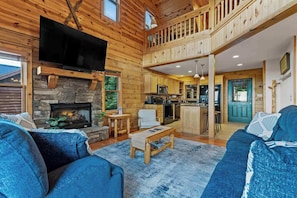Smart TV - ‼️4BR Cabin w/ Ski Resort, Mtn Views & Hot Tub (Mars Hill)