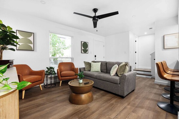 TV, fireplace - Premier Access to Zilker Park & South Congress (Austin)