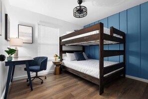 2 chambres, fer et planche à repasser, Wi-Fi, draps fournis