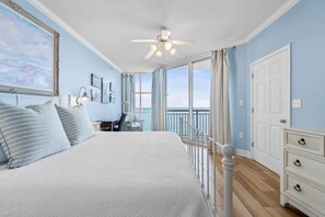 Condo, 1 King Bed with Sofa bed (Palacio 802) | WiFi