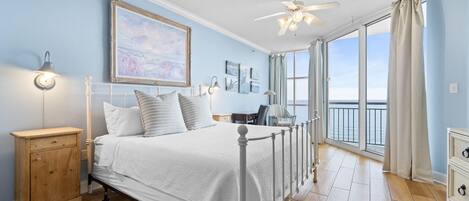 Kondominium, 1 Tempat Tidur King dengan tempat tidur Sofa (Palacio 802) | Wi-Fi