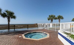 Condo, Plusieurs lits (SeaSpray West 203-Gulf Front) | Piscine | Piscine extérieure