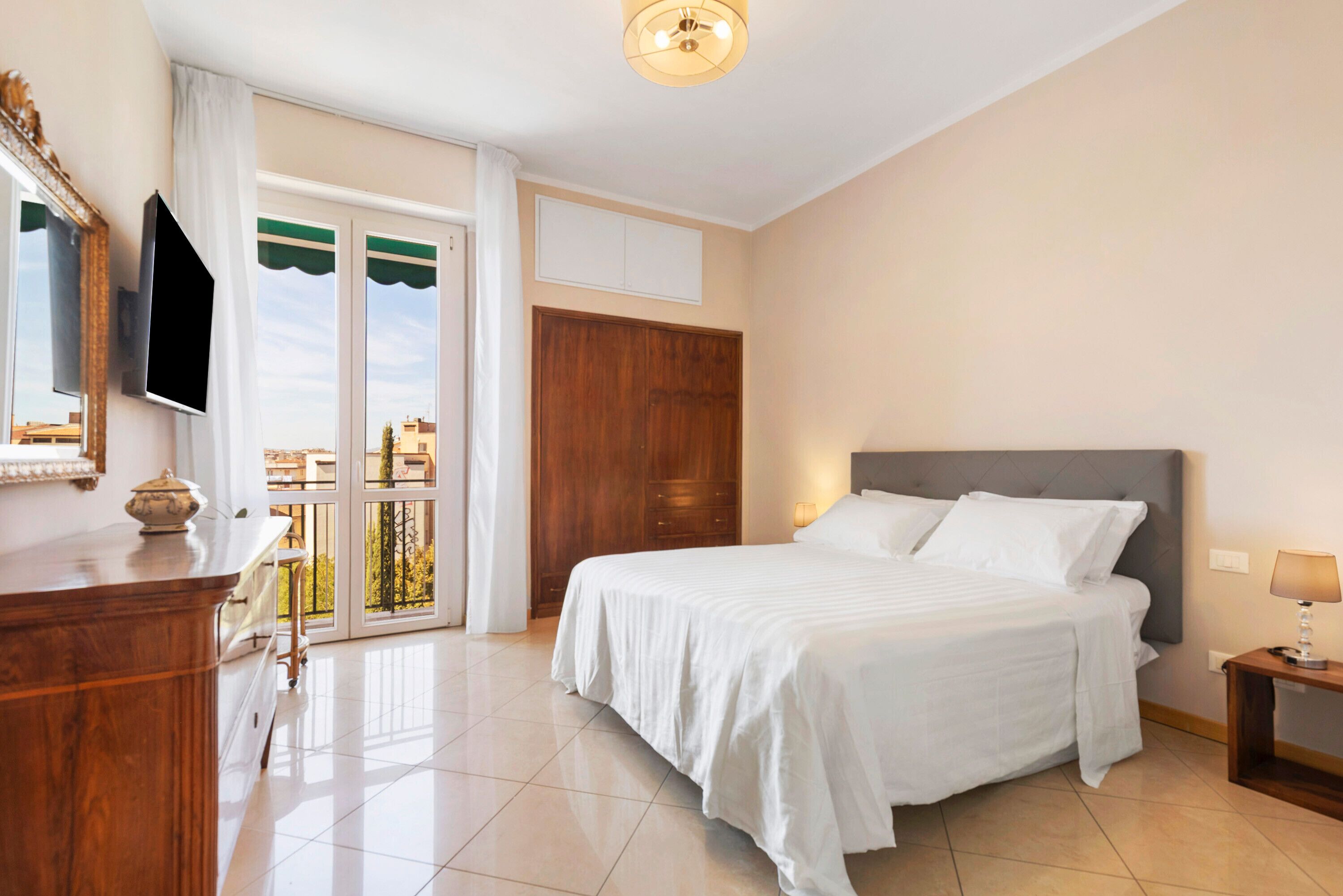 2 chambres, fer et planche à repasser, Wi-Fi, draps fournis