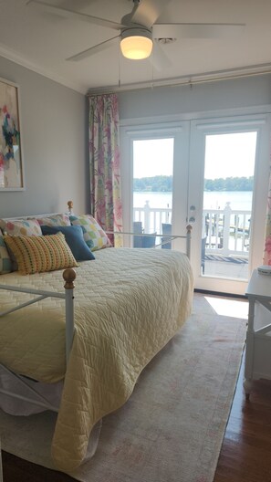 3 soverom, strykejern/-brett, internettilgang og sengetøy