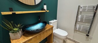 Lime Tree House - Sleeps 12 - Hot Tub