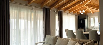 Angel Saranda Palace