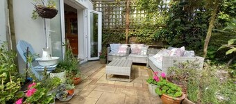 Open plan country cottage with wood burner near beaches