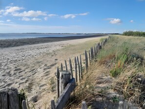 Beach nearby - Charming Gite "L'Escapade" (Saint-Nazaire-sur-Charente)