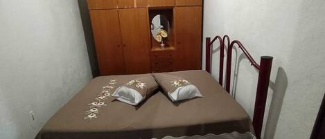 3 chambres, fer et planche Ă repasser, accĂšs Internet