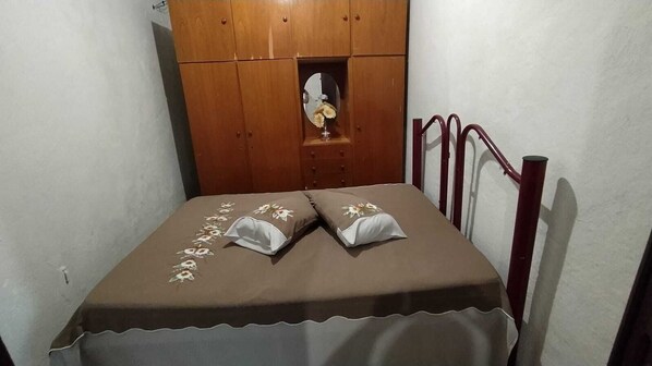 3 chambres, fer et planche à repasser, accès Internet