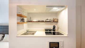 Fridge, microwave, coffee/tea maker, toaster