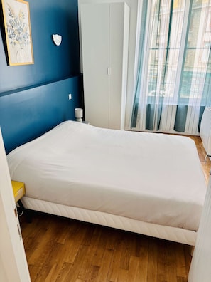 1 chambre, fer et planche à repasser, Wi-Fi, draps fournis