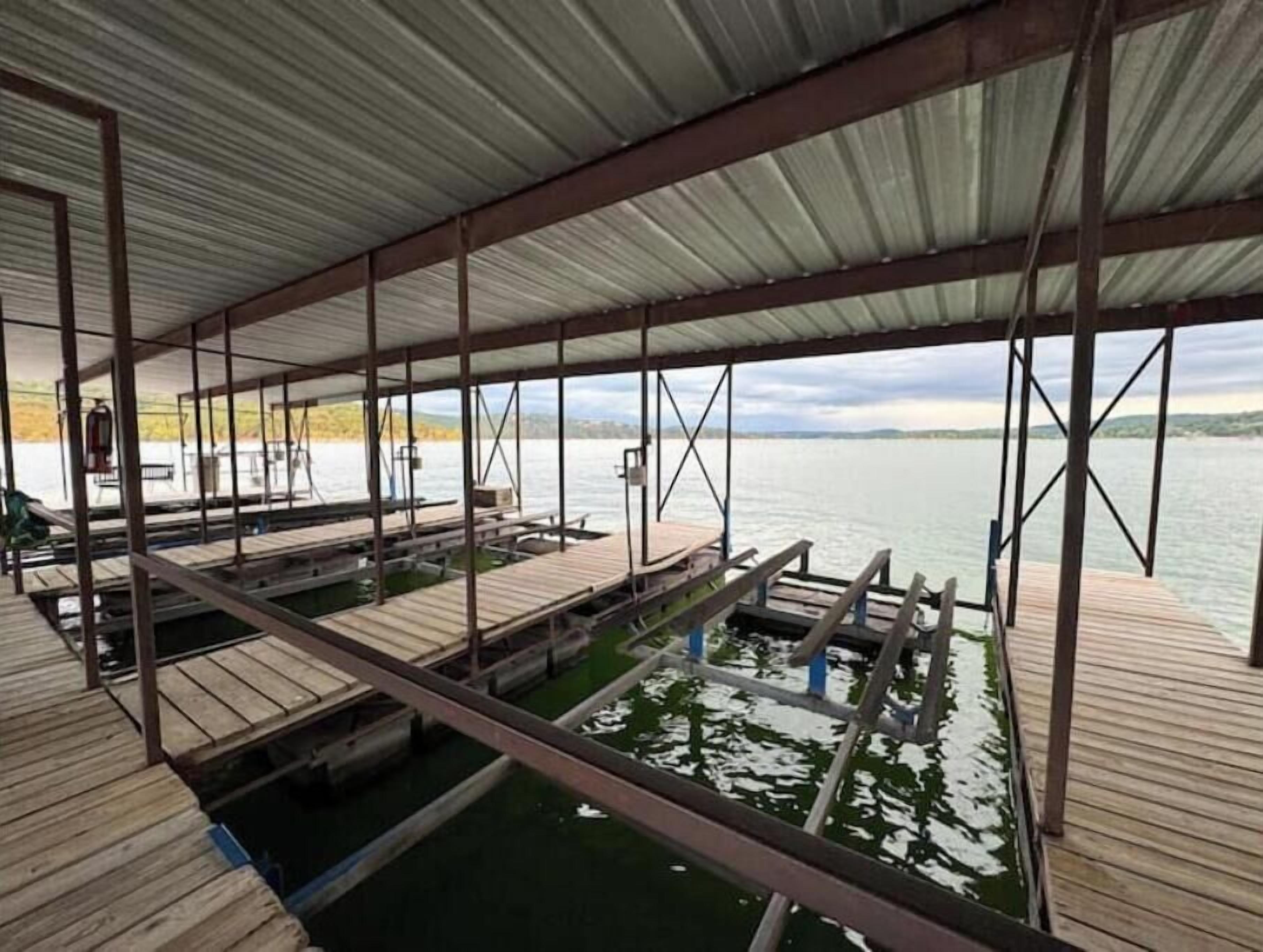 Waterfront Lovers Cabin with Private Dock. Pet-Friendly!