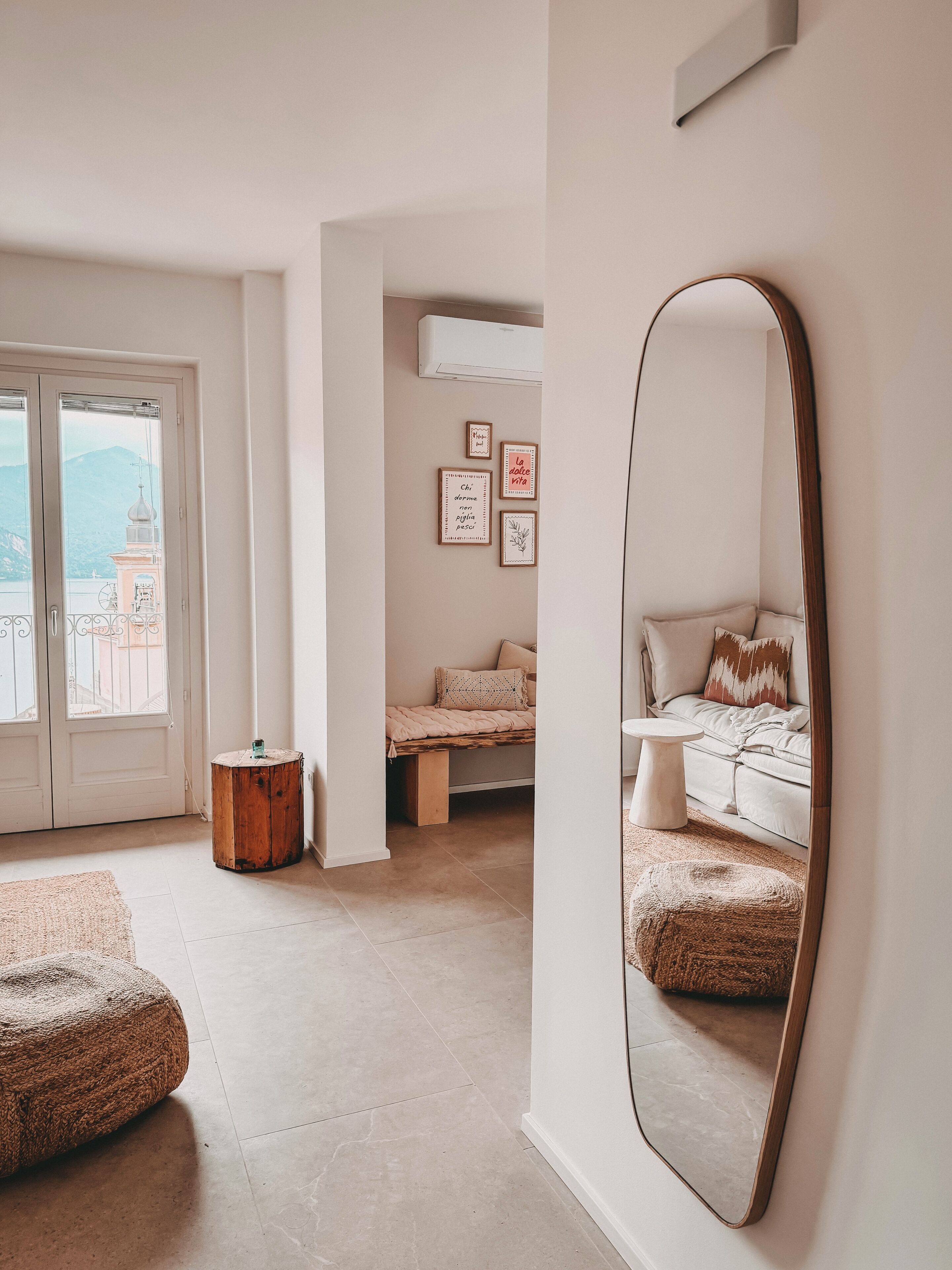 Televisio, kirjoja, musiikkikirjasto