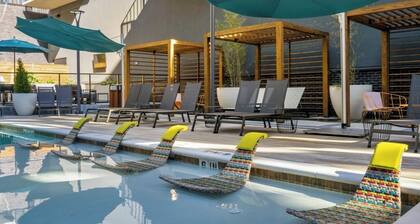 Luxury Cozy Condo Downtown Atlanta!