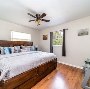 5 bedrooms, iron/ironing board, WiFi, bed sheets