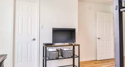 The Matador Flat - 2BR/2.5BA - Sleeps 6