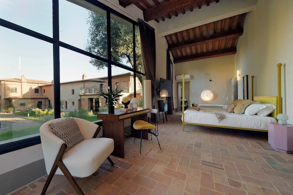 Habitación Deluxe doble | Edredones de plumas y colchones con acolchado adicional