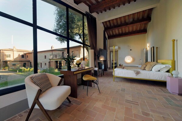 Deluxe Double Room | Down comforters, pillowtop beds, individually decorated - The Monteleone (Monteleone d'Orvieto)