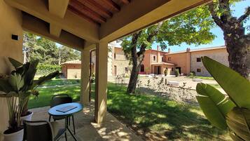 Superior-Doppelzimmer, Gartenblick | Terrasse/Patio
