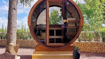 Een sauna, een bubbelbad