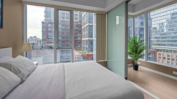 Cortinas blackout, tabla de planchar con plancha y wifi gratis