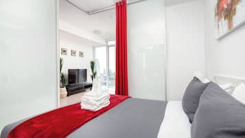 Suite, 1 llit de matrimoni, no fumadors, vistes a la ciutat | Cortines opaques, planxa i posts de planxar i wifi gratuïta