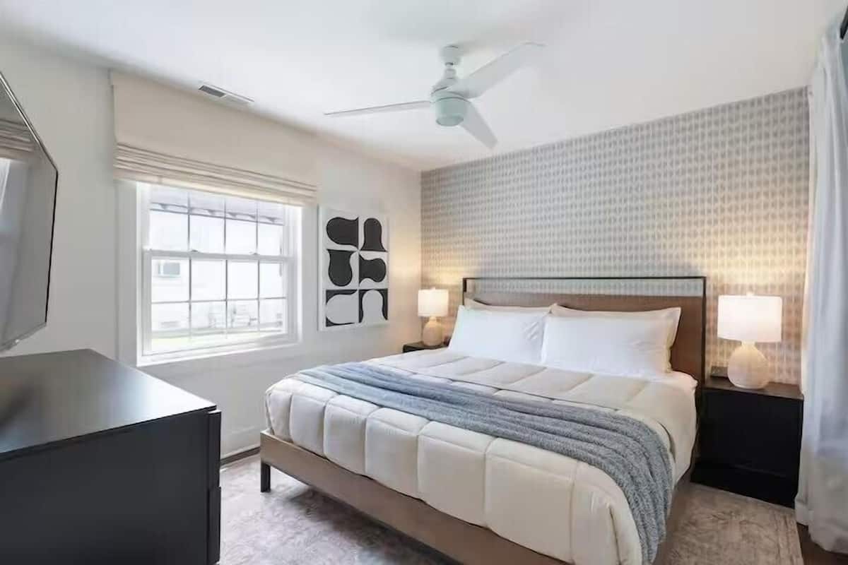 Individually decorated, individually furnished, desk, free WiFi