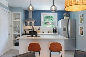 Deluxe Cottage, 2 Bedrooms | Private kitchen | Fridge, microwave, oven, stovetop - Harmony House (Nashville)