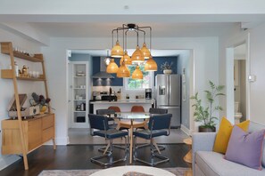 デラックス コテージ 2 ベッドルーム | 客室内のダイニングエリア