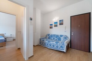1 habitación, wifi y ropa de cama