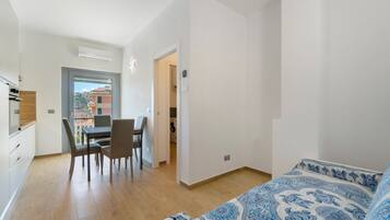 1 habitación, wifi y ropa de cama