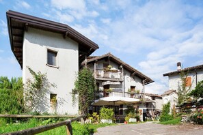 Exterior - Room 'Camera 1' with Mountain View, Shared Garden and Wi-Fi (Arsiè)