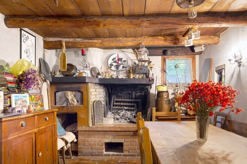 Room 'Camera 2' with Mountain View, Shared Garden and Wi-Fi